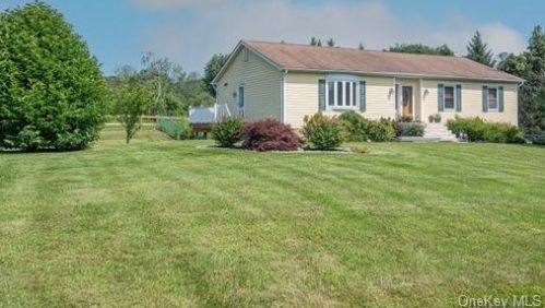 21 Scenic Ridge Dr, Sears Corners, NY 10509-4301