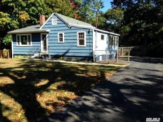 55 Oxhead Rd, South Setauket NY  11720-2142 exterior