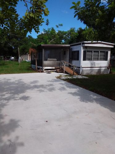 1208 Joy Ln, Fort Pierce FL  34945-2458 exterior