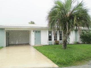 351 Circlewood Dr, Venice, FL 34293-7049