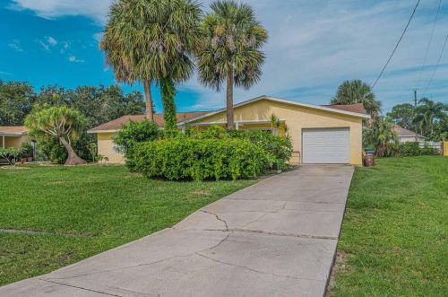 2434 Sidonia St, Fort Pierce FL  34952-5438 exterior