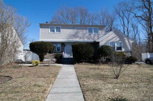 873 Oakfield Ave, North Wantagh, NY 11793-1051