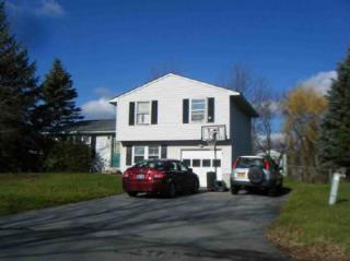 5521 Imperia Ln, Clay NY  13041-8628 exterior