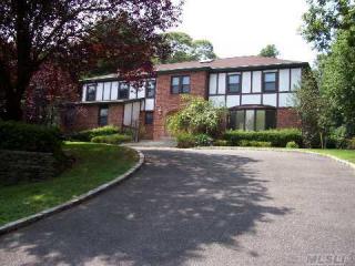 27 Riverview Ter, Smithtown, NY 11787-1155