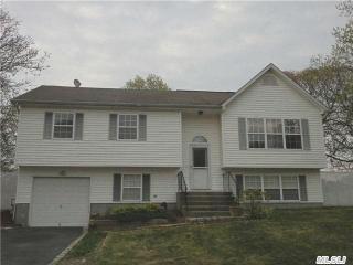 29 Blair Dr, Coram, NY 11727-2267