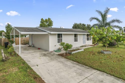 1990 Carvalho St, Fort Pierce, FL 34983-4543