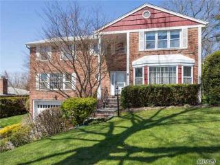 9 Colony Ln, North Hills, NY 11030-2013