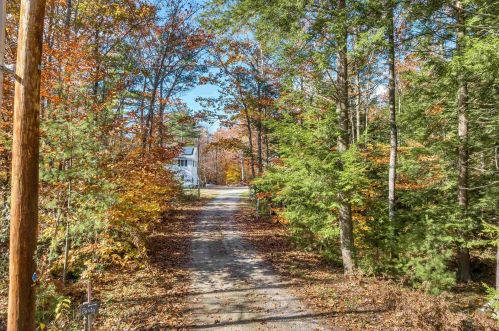 60 Linwood Dr, Alton, NH 03809-5231