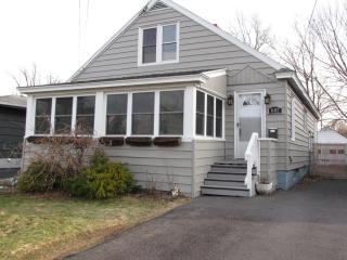 602 Delmar Pl, Syracuse, NY 13208-3113