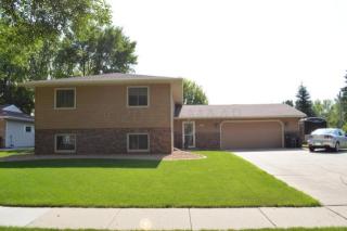 2935 2nd St, Fargo, ND 58102-1653