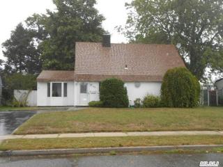 43 Squirrel Ln, Plainedge, NY 11756-3612