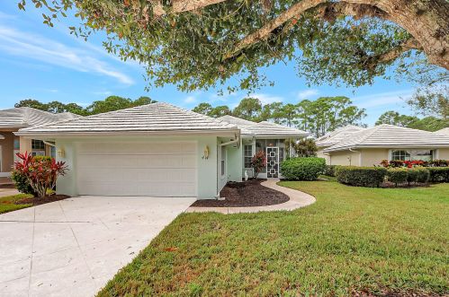 414 Fairway Lndg, Fort Pierce, FL 34986-2123