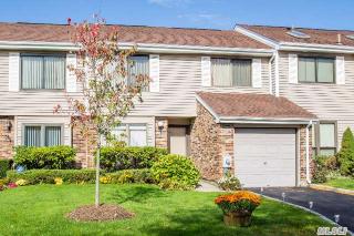 188 Pond View Ln, Smithtown, NY 11787-5200