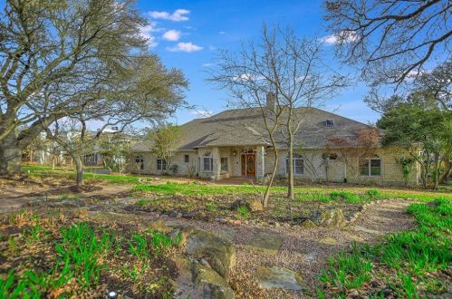 8809 Bell Mountain Dr, Austin, TX 78730-2852