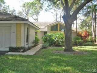 245 Southampton Dr, Venice FL  34293-4274 exterior