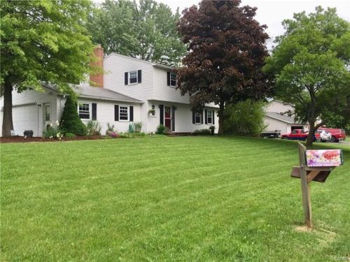 4894 Memory Ln, Manlius, NY 13104-1538