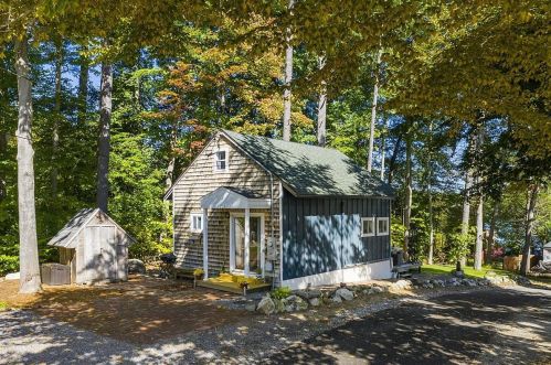 226 Chases Grove Rd, Derry, NH 03038-5837