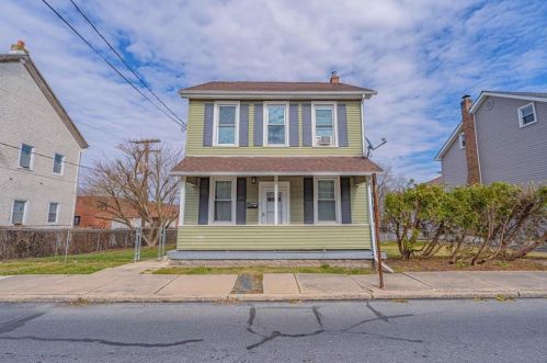 33 2nd St, Ironton, PA 18037-1233