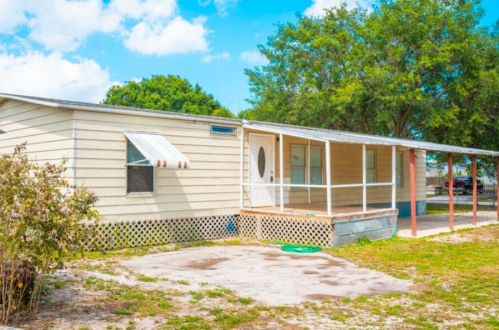 1105 Joy Ln, Fort Pierce, FL 34945-2403