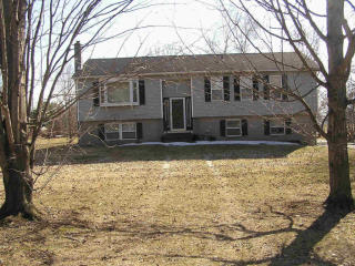 130 Costa Rd, Highland, NY 12528-2400