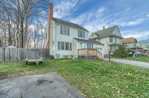 87 Mountain Ave, Middletown, NY 10940-6247