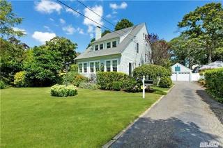 13 Sunset Rd, Bayshore, NY 11706-7816