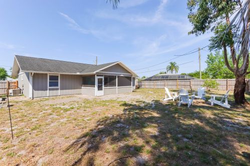 3607 Bonwold St, Fort Pierce, FL 34953-5043