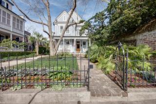 26 Lamboll St, Charleston, SC 29401-2315