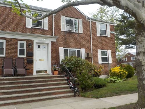 254-25 73rd Rd, Floral Park, NY