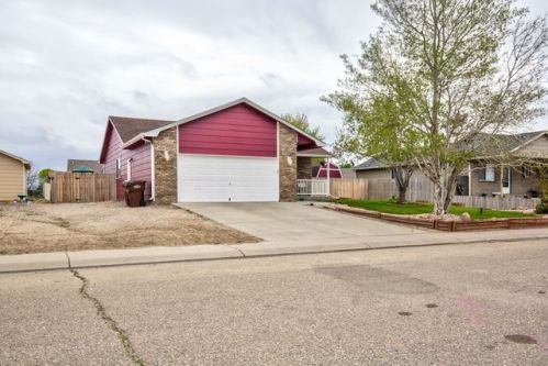 408 Suzann St, Hoyt, CO 80654-1411