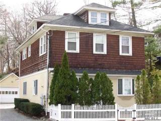 24 Laurel Ave, Northport NY  11768-3104 exterior