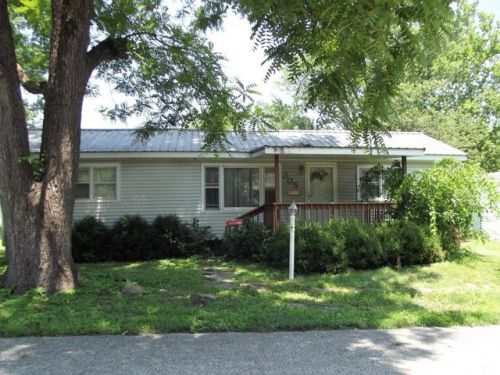 305 Dubois St, Bond, IL 62439-3014