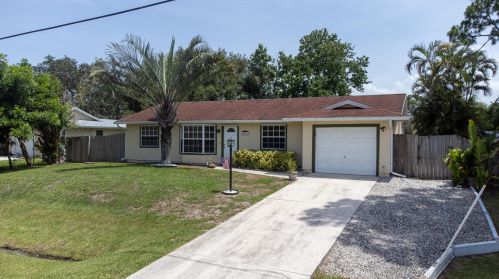 980 Provincetown Ln, Fort Pierce, FL 34953-2339