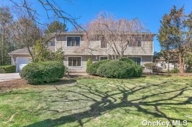 39 Timbercrest Ln, South Setauket, NY 11720-1221