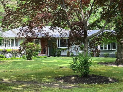 27 Crescent Bow, Panamoka, NY 11961-2955