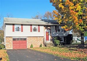 84 Springhollow Dr, Dunsbach Ferry, NY 12047-1233