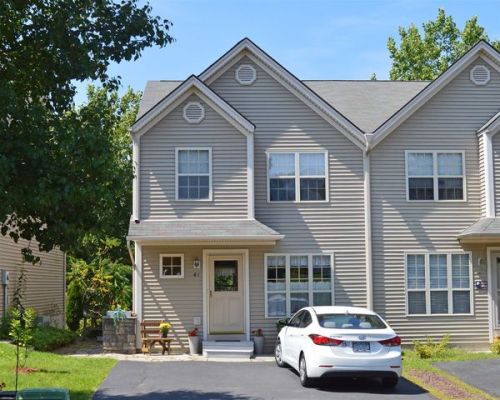 41 Argent Dr, Highland, NY 12528-2038