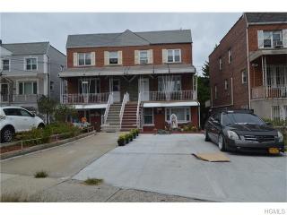 2226 Eastchester Rd, Bronx NY  10469-1661 exterior