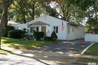 58 Park Ln, East Massapequa, NY 11758-4305