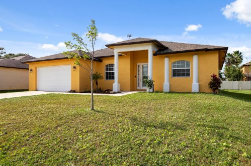 2062 Burman Ln, Fort Pierce, FL 34984-4309