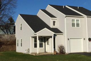 23 Diane Ct, Dunsbach Ferry, NY 12047-1852