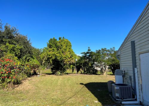 1710 Monterrey Ln, Fort Pierce, FL 34953-2021