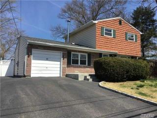 17 Janice Ln, Selden, NY 11784-3109