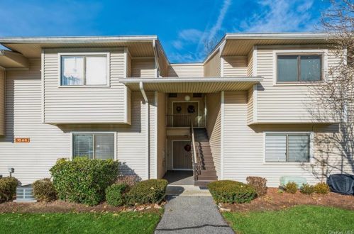 95 Molly Pitcher Ln, Yorktown Hgts, NY 10598-1521