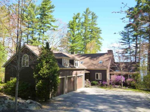 64 Pipers Point Ln, Alton, NH 03809-6033