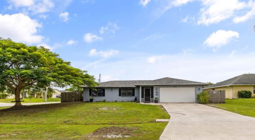 502 Bacon Ter, Fort Pierce, FL 34953-2911