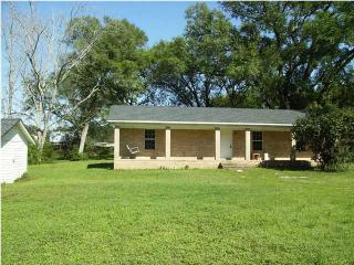 2413 Feed Mill Rd, Mobile, AL 36618-1402