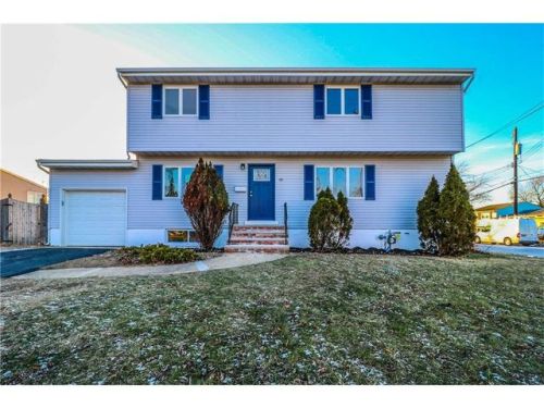 15 Fleetwood Dr, Hazlet, NJ 07730-2315