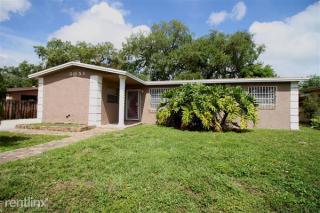 3051 169th Ter, Miami FL  33056-4319 exterior