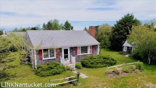 62 Washington Ave, Nantucket, MA 02554-1942